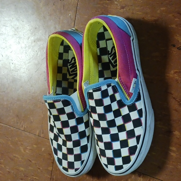 Vans - Picture 2 of 5